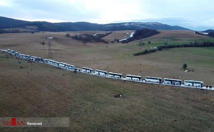 اتوبوس های کمپ مهاجرین در بوسنی بعد از بسته شدن کمپ لیپا.