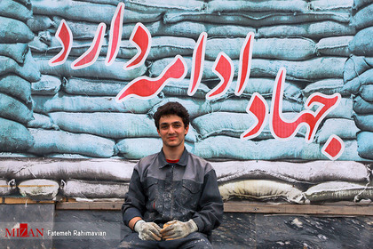 علی حسین جانی ،۱۸ ساله ،ساکن شهر اراک ،۹ روز فعالیت در بخش عمرانی در مناطق سیل زده خوزستان