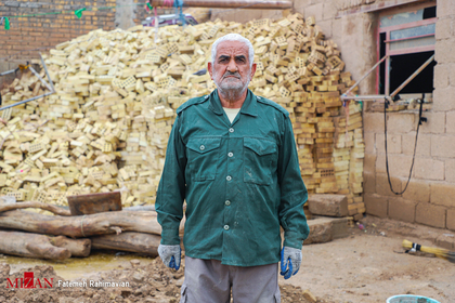 غلام رضا معصومی ،۸۰ ساله ساکن شهر شریف اباد قزوین رزمند زمان جنگ ،۱۹ روز فعالیت در مناطق سیل زده خوزستان