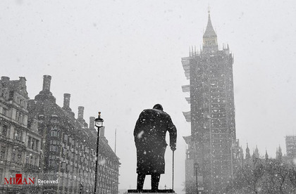بارش برف در لندن.
