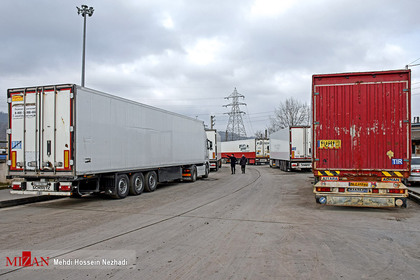 ترافیک کامیون های ترانزیتی خارجی در گذرگاه مرزی آستارا
