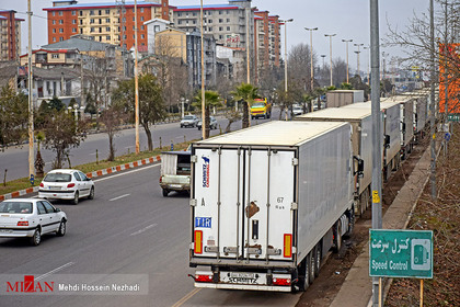 ترافیک کامیون های ترانزیتی خارجی در گذرگاه مرزی آستارا
