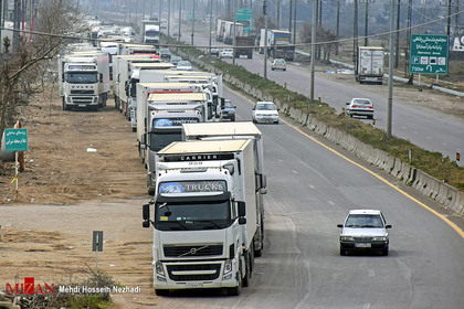 ترافیک کامیون های ترانزیتی خارجی در گذرگاه مرزی آستارا