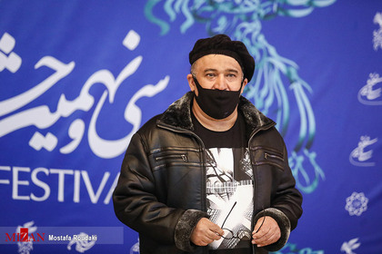 نادر سلیمانی بازیگر ، در هفتمین روز از سی و نهمین جشنواره فیلم فجر
