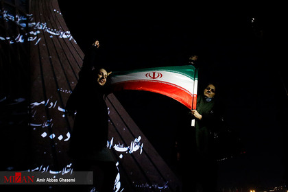 نورپردازی برج آزادی به مناسبت سالروز پیروزی انقلاب اسلامی
