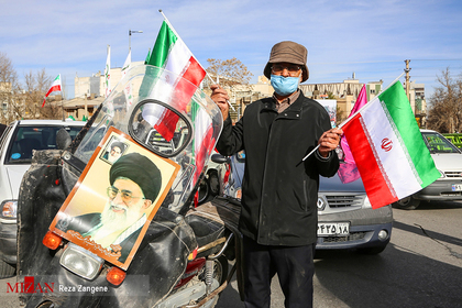 راهپیمایی خودرویی به مناسبت ۲۲ بهمن در همدان