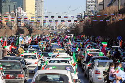 راهپیمایی خودرویی به مناسبت ۲۲ بهمن در مشهد