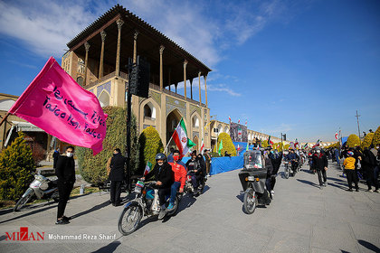 راهپیمایی خودرویی به مناسبت ۲۲ بهمن در اصفهان