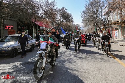 راهپیمایی خودرویی به مناسبت ۲۲ بهمن در اهر