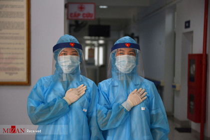 کادر درمان در بیمارستانی در ویتنام
