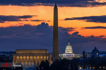 بنای یادبود لینکلن و کاخ کنگره آمریکا در هنگام طلوع خورشید در واشنگتن