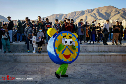 جشنواره عروسک‌های نوروزی در دریاچه چیتگر
