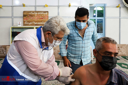 واکسیناسیون پاکبانان و کارکنان آرامستان‌های اهواز
