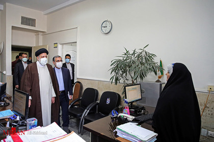 بازدید از پیش اعلام نشده آیت الله رئیسی رئیس قوه قضاییه از دادگستری شهرستان بهارستان
