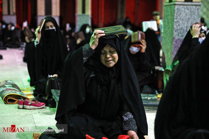 مراسم احیاء شب بیست وسوم ماه مبارک رمضان در گلزار شهدای زنجان 
