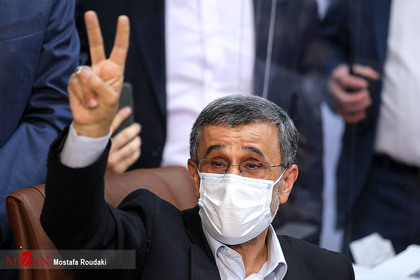 محمود احمدی نژاد در انتخابات 1400