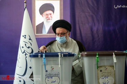حضور حجت الاسلام و المسلمین سید احمد خاتمی در انتخابات 1400