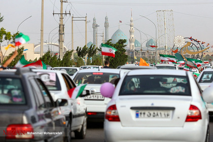 کاروان خودرویی مردم قم پس از پیروزی سیدابراهیم رئیسی در انتخابات
