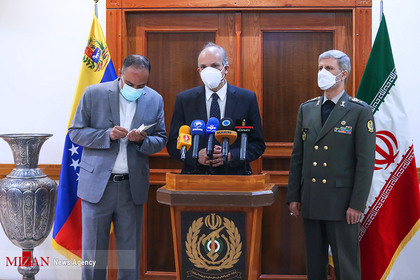 دیدار معاون رییس جمهور ونزوئلا با وزیر دفاع
