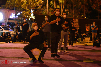 عزاداری شب پنجم ماه محرم در میدان فلسطین
