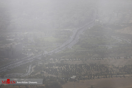 تهران غرق در گرد و غبار شدید
