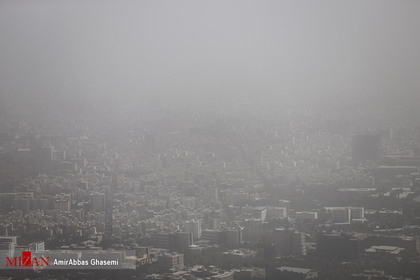 تهران غرق در گرد و غبار شدید
