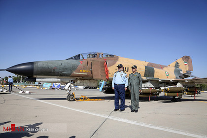 مراسم فارغ التحصیلی خلبانان هواپیما‌های شکاری اف ۴ - همدان
