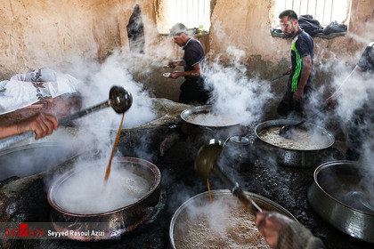 تهیه شیره انگور در شهرستان بهارستان - سبزوار 