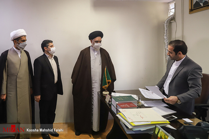 بازدید رئیس دیوان عالی کشور از مجتمع‌های ۱۲ و ۱۳ شورای حل اختلاف تهران
