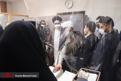بازدید رئیس دیوان عالی کشور از مجتمع‌های ۱۲ و ۱۳ شورای حل اختلاف تهران
