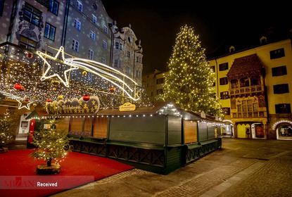 تزیینات سال نو و تزیینات درخت کاج در اینسبورگ اتریش