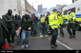 درگیری گروه‌های موافق و مخالف مهاجران در انگلیس 