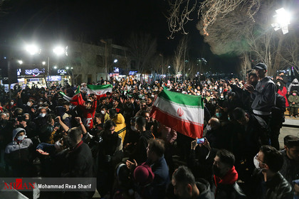 شادی مردم پس از صعود تیم ملی فوتبال به جام جهانی - اصفهان