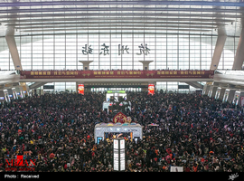 ازدحام صد هزار نفری در ایستگاه قطار گوانگژو