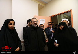 بازدید رئیس مجلس شورای اسلامی از هنرستان کارودانش دخترانه فخری در قم 