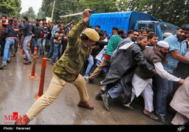 تظاهرکنندگان کارکنان دولتی در هند