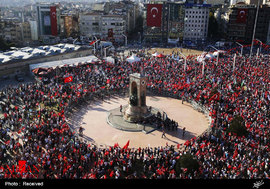 تظاهرات در استانبول علیه کودتاگران