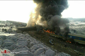 برخورد دو قطار مسافربری در ایستگاه هفت خوان - سمنان
