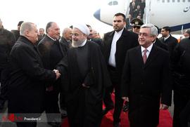 ورود رئیس جمهور به فرودگاه ایروان