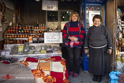 بازارچه دختران محل فروش محصولات محلی چند روستا از زمان جنگ جهانی دوم در مسیر ایروان است.