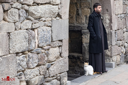 تنها کشیش ساکن در صومعه ی گغارد